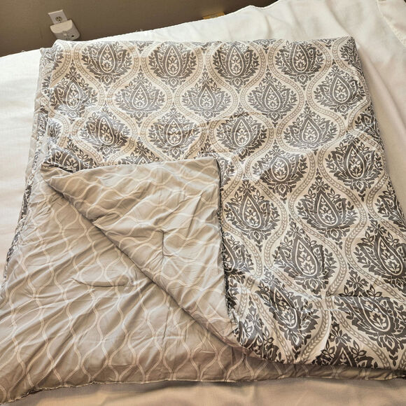 Queen Set/3 HOME TEXTILES Light and Dark Gray Reversible Comforter & 2 Std Shams - Picture 1 of 7